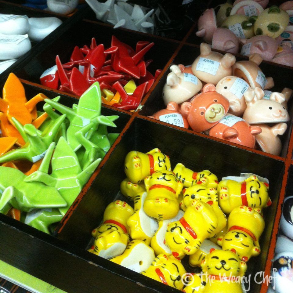 Even the chopstick rests are cute.