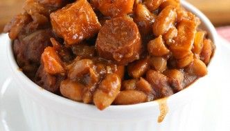 These Franks and Beans with Sweet Potatoes are a hearty, comforting, healthy dinner! - wearychef.com