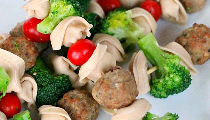 Meatballs and Pasta Skewers - A kid-friendly dinner or perfect party food! - wearychef.com