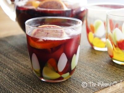 Simple Red Sangria - This refreshing wine cocktail takes only a few minutes to prepare.  Perfect for entertaining! #sangria #recipe