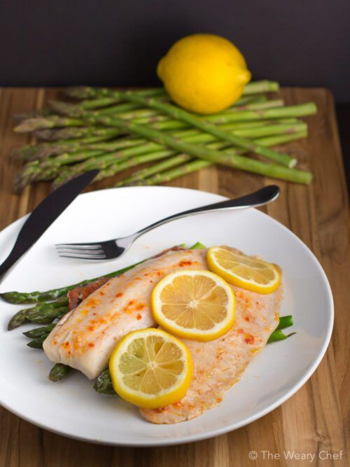 Baked Foil Fish Packets with Asparagus and Tomato - The Weary Chef