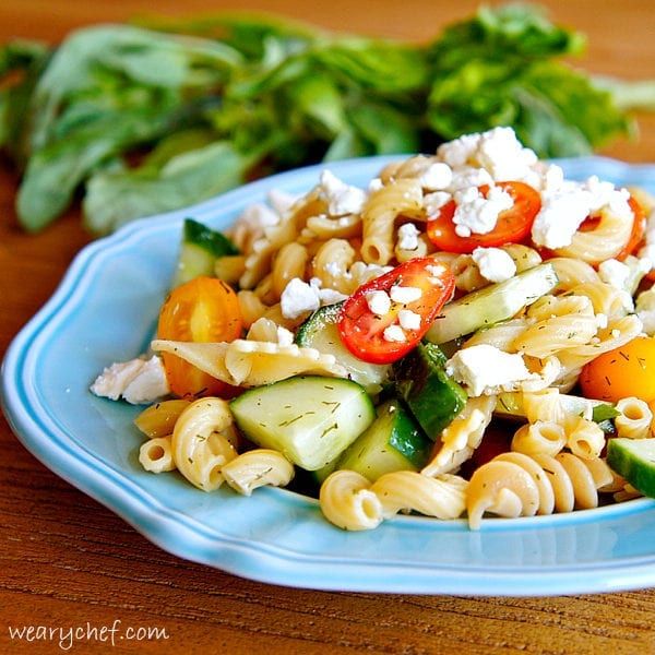 Pretty Pasta Salad with No Mayo- A short list of ingredients make a flavorful #sidedish perfect for summer! by @wearychef