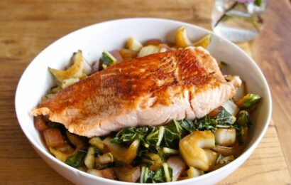 Salmon and Vegetables Rice Bowl - Dinner ready in 25 minutes! by @wearychef