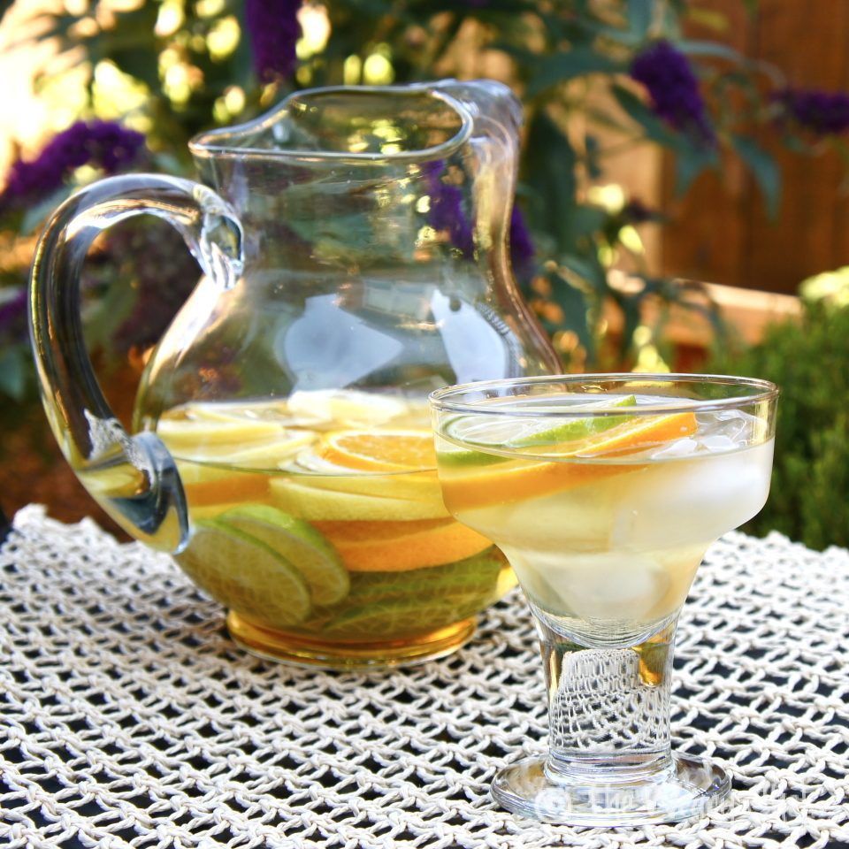 Margarita Sangria - Refreshing #sangria loaded with citrus and hints of margarita flavor. via @wearychef
