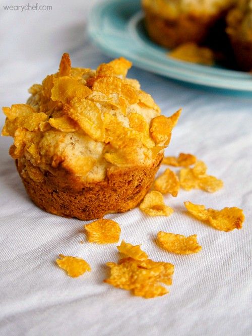 Banana and Cereal Muffins - No bowl required for this classic breakfast combo!