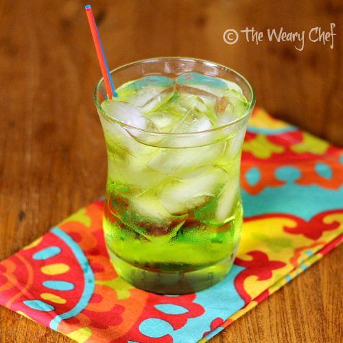 Caribbean Water Cocktail | The Weary Chef #midori #rum #cocktail