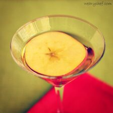Caramel Apple Martini: A sweet holiday cocktail!-image