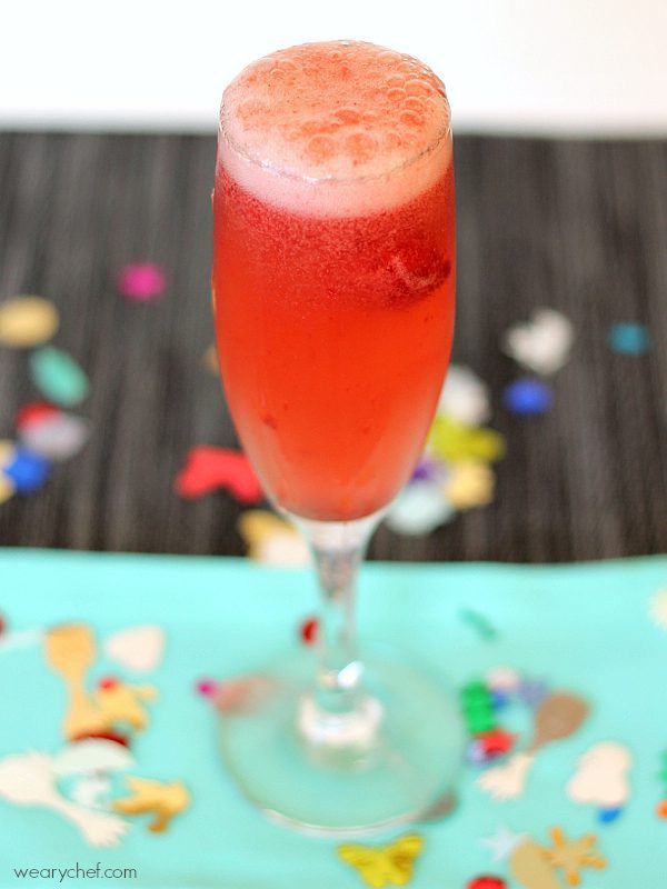 Raspberry Champagne Float #NewYears #cocktail