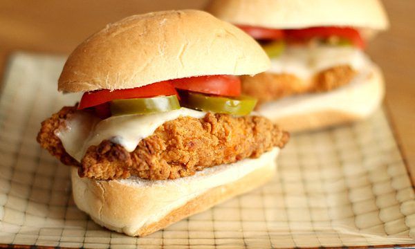 Spicy (or not) Chicken Sliders #easydinner