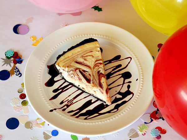 Chocolate Covered Strawberry Cheesecake #dessert #cheesecake