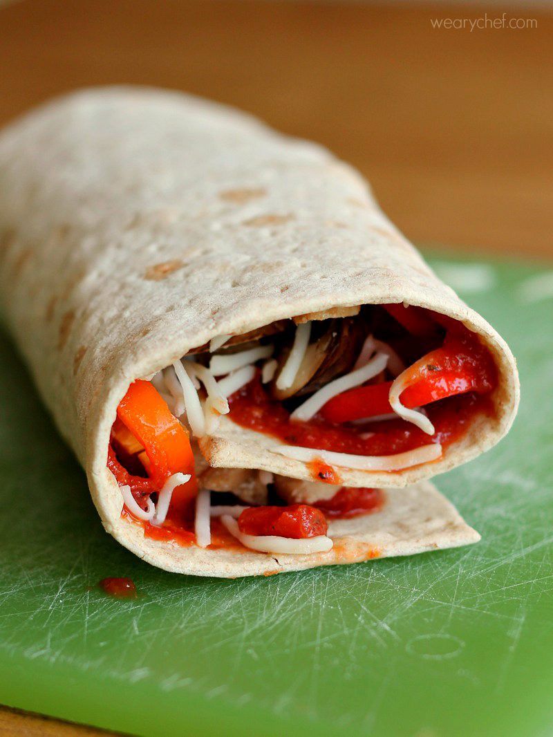 Skinny Stromboli - All the taste of pizza in a healthy wrap! #pizza #healthy