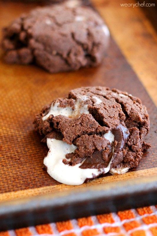 Dark Chocolate Mint Cookies - wearychef.com