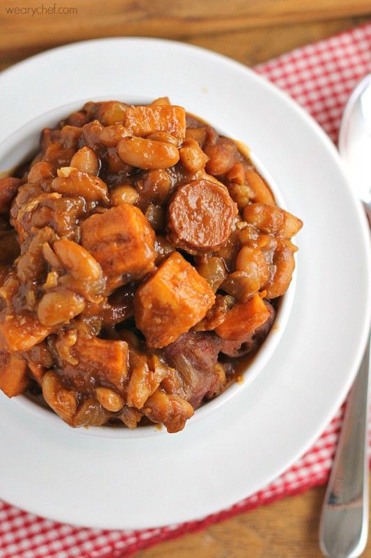 These Franks and Beans with Sweet Potatoes are a hearty, comforting, healthy dinner! - wearychef.com