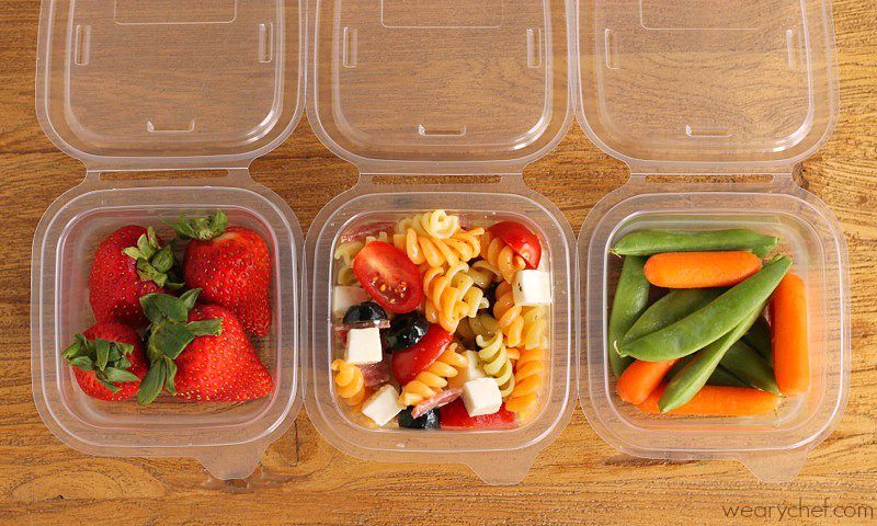 Pizza Pasta Salad - Get an easy lunch box recipe and #HydrationEducation from @VitaCocoKids!