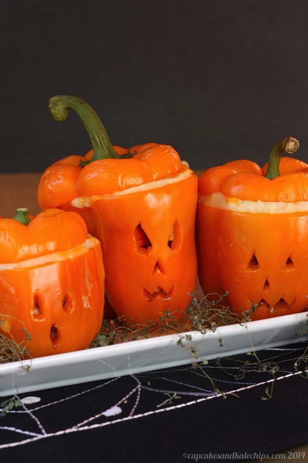 Jack-o-Lantern Shepherds Pie by Cupcakes and Kale Chips {Halloween Dinner Ideas on The Weary Chef} 