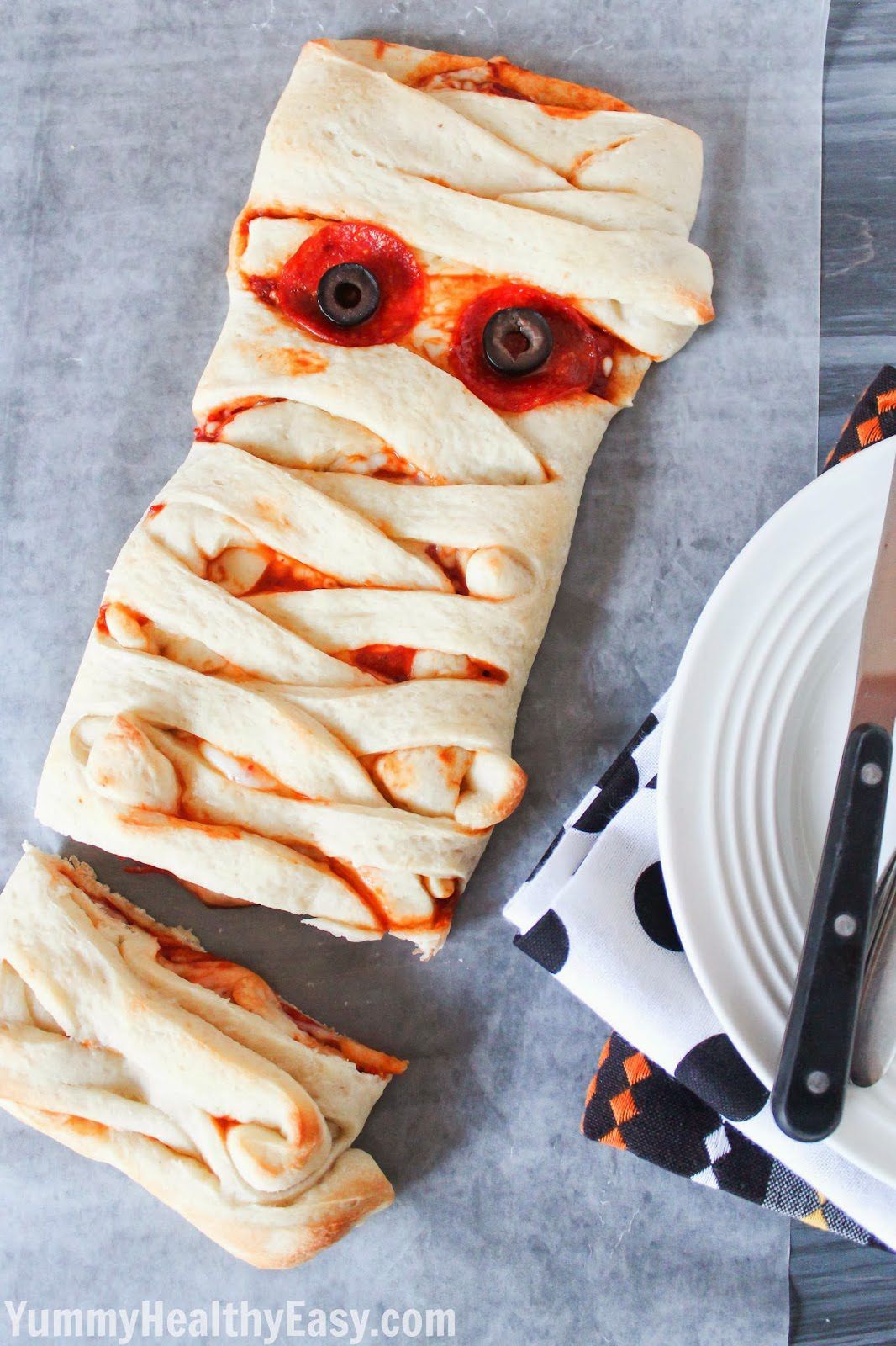 Pizza Mummy Braid by Yummy Healthy Easy {Halloween Dinner Ideas on The Weary Chef} 