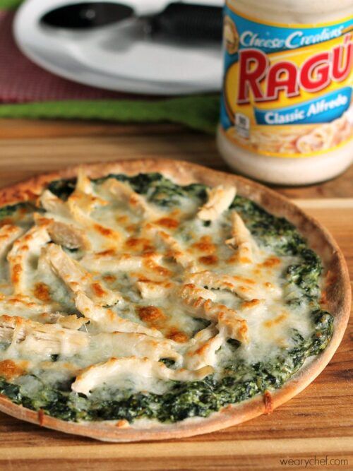 Turkey Spinach Alfredo Pizza - Your Thanksgiving leftovers just got a lot more awesome. #NewTraDish