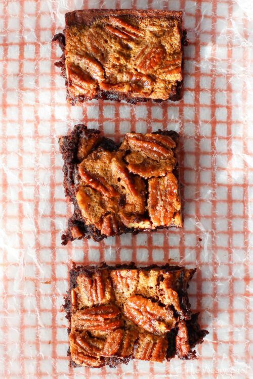 Pecan Pie Brownies are a chocolate lovers dream. #pecanpie #chocolate #pecan #brownies