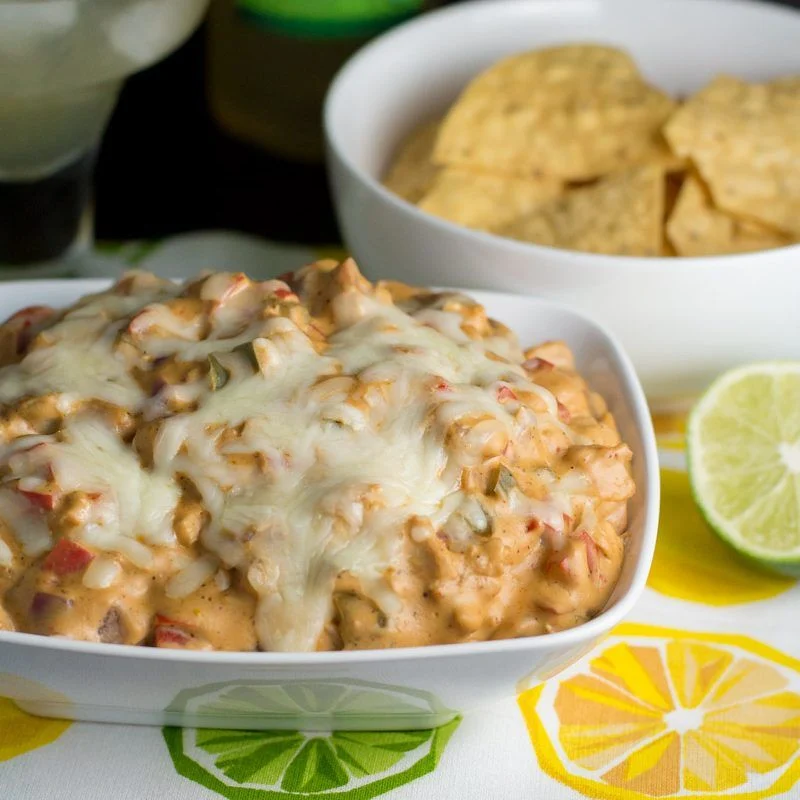 Try out this Fajita Chicken Cream Cheese Dip at your next party or game day gathering! #dip #creamcheese #chicken #fajita