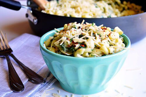 One Pot Spinach & Artichoke Mac and Cheese by House of Yumm (featured on The Weary Chef)