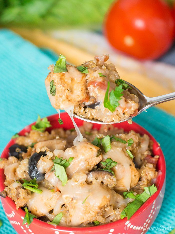 This quick and easy dinner with chicken, quinoa, tomatoes, and black olives is great for busy nights!