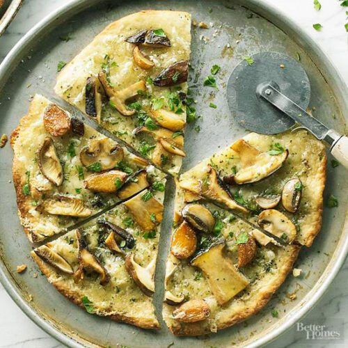 Mushroom-Garlic Pizza by Better Homes and Gardens (featured on The Weary Chef)