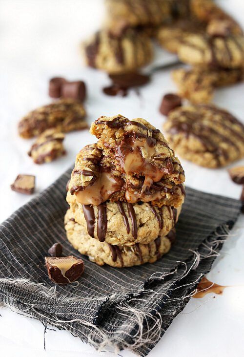 Molten Lava Caramel Chocolate Oatmeal Cookies - Chelsea's Messy Apron