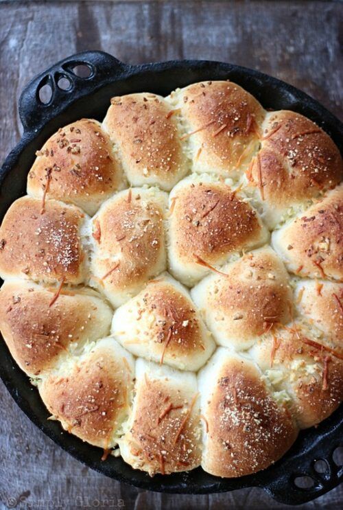 Parmesan Dinner Rolls // Simply Gloria