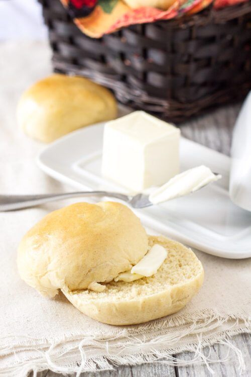 Wheat dinner rolls // Recipe Runner