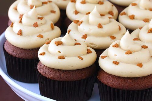 Gingerbread Cupcakes with Molasses Cream Cheese Frosting by: Gimme Some Oven