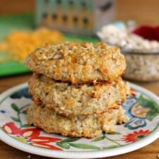 Oatmeal Cheese Biscuits-image