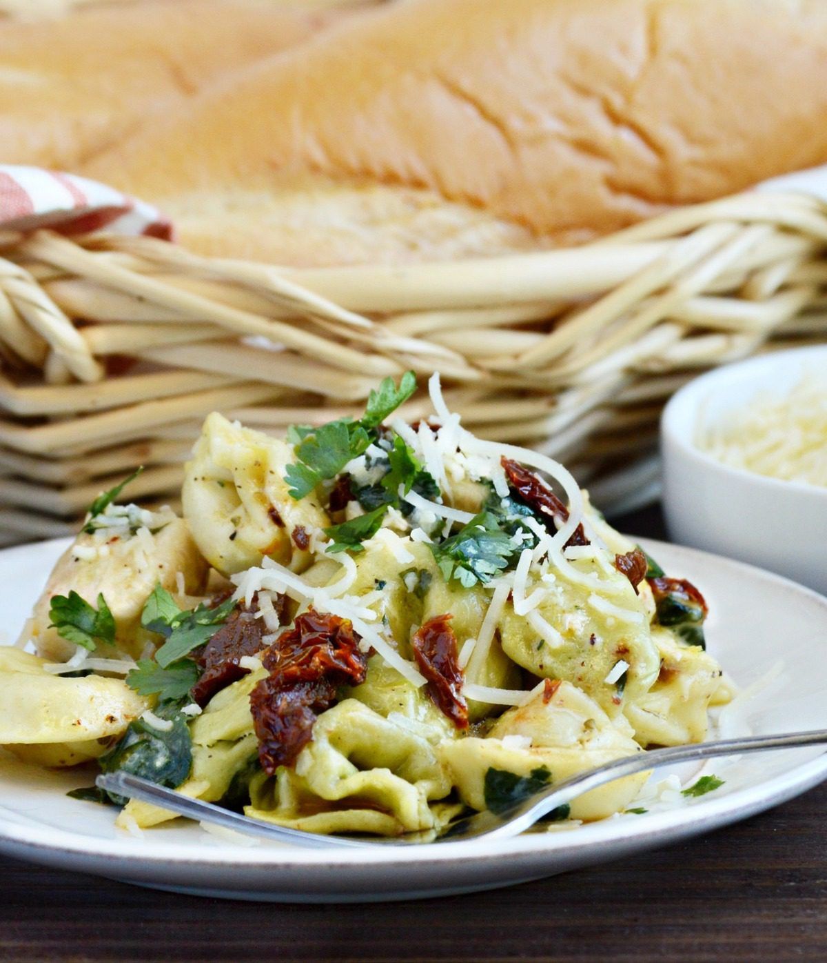 Whip up a pot of this easy Chicken Tortellini Dinner, and make everyone happy (even the picky eaters)!