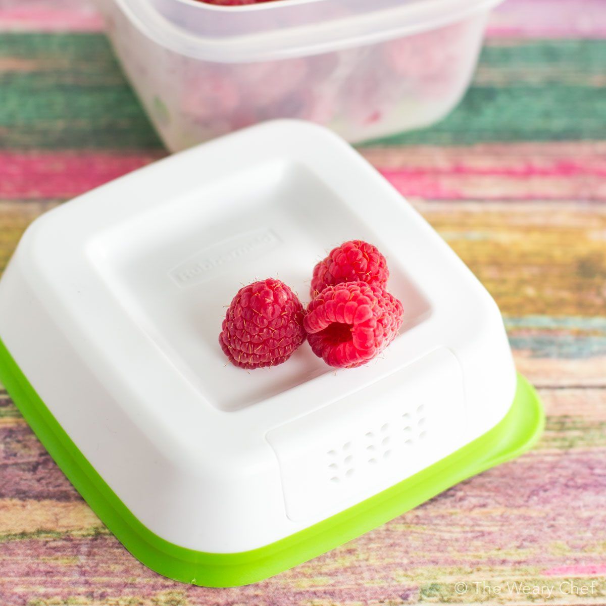 Keeping berries fresh and 10 raspberry recipes for this summer!