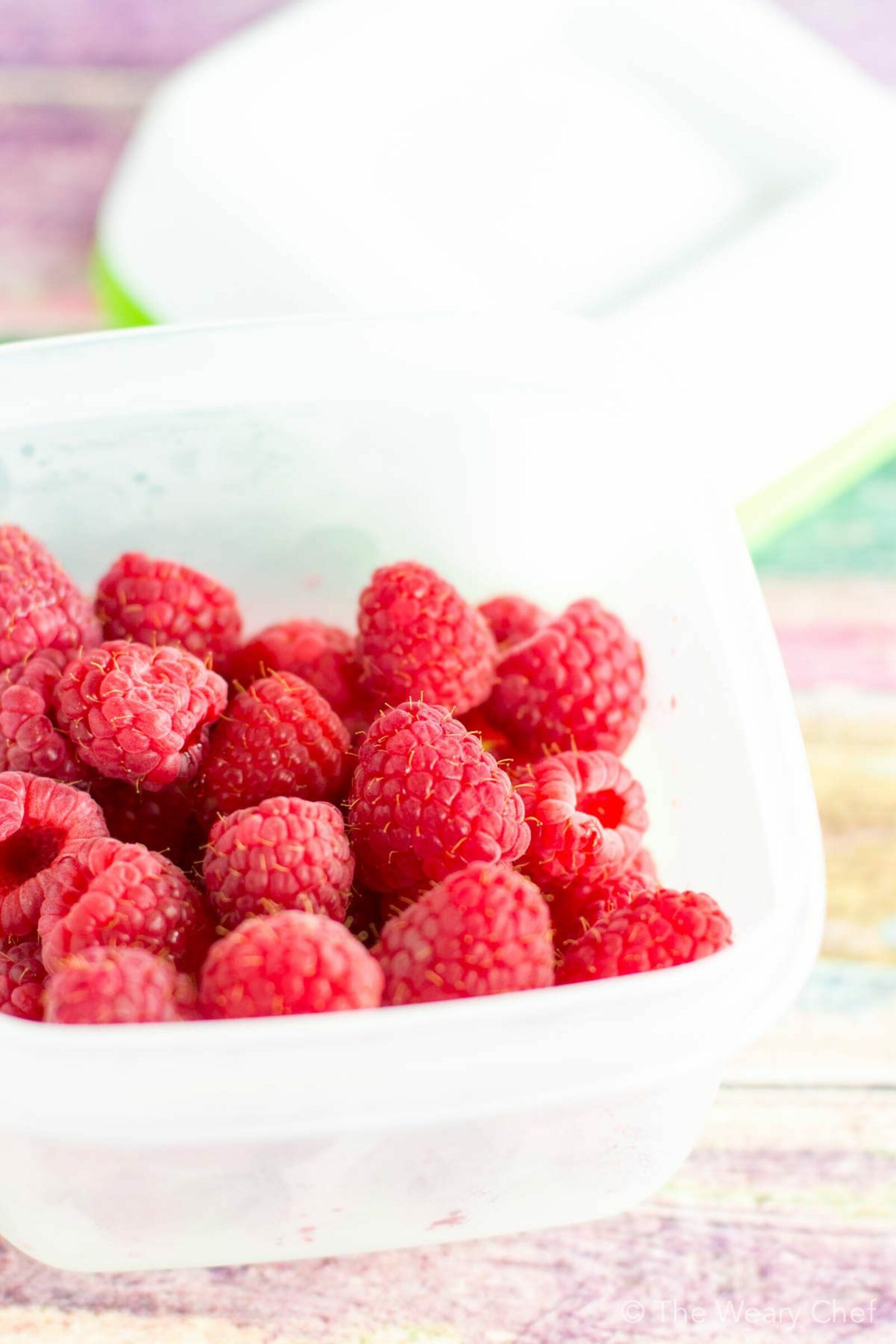 Keeping berries fresh and 10 raspberry recipes for this summer!