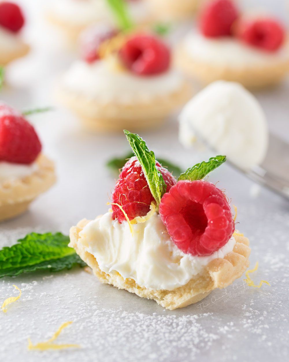 No Bake White Chocolate Cheesecake Tartlets with Lemon - an easy summer dessert!