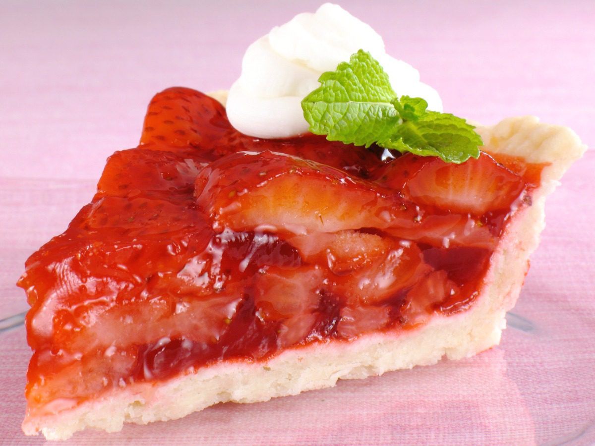 This old-fashioned Fresh Strawberry Pie is the classic dessert you love! It's perfect for spring and summer gatherings or even a weeknight family treat.