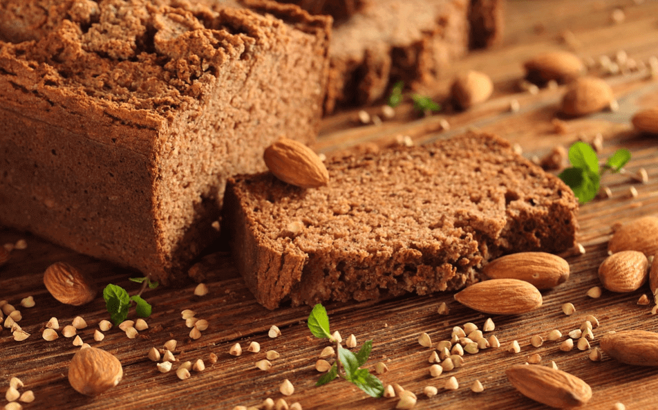 sliced bread with almond nuts