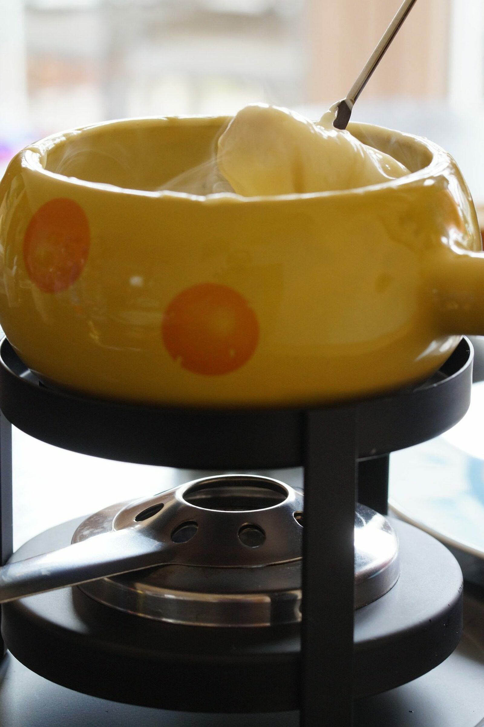 Swiss Cheese Fondue in a Pot