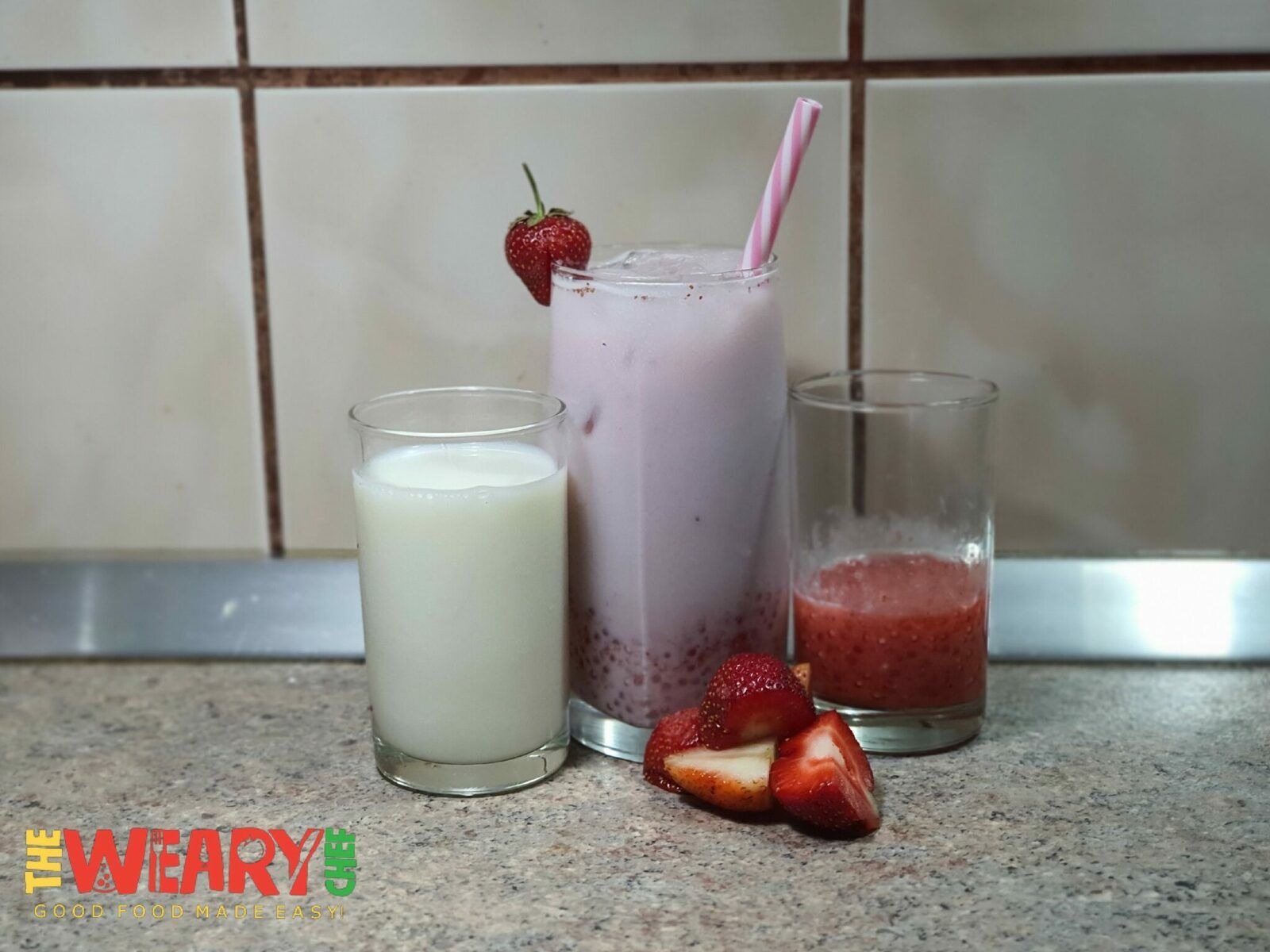 HOMEMADE STRAWBERRY MILK TEA