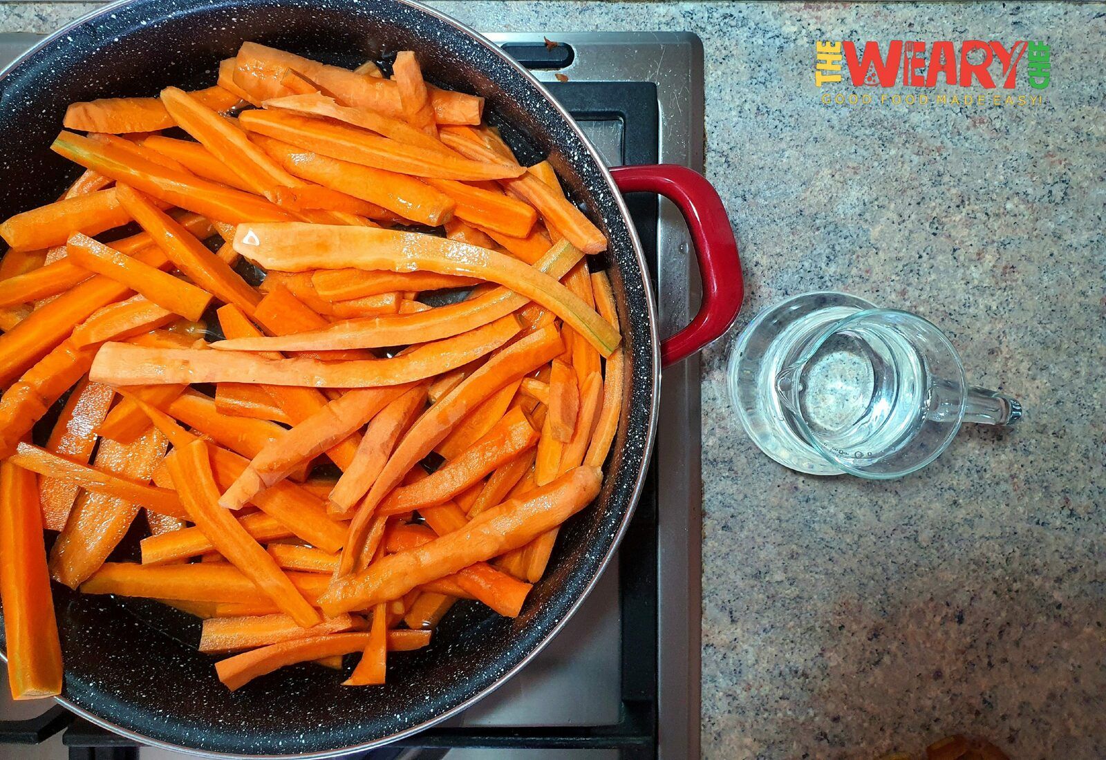carrots in saucepan and water