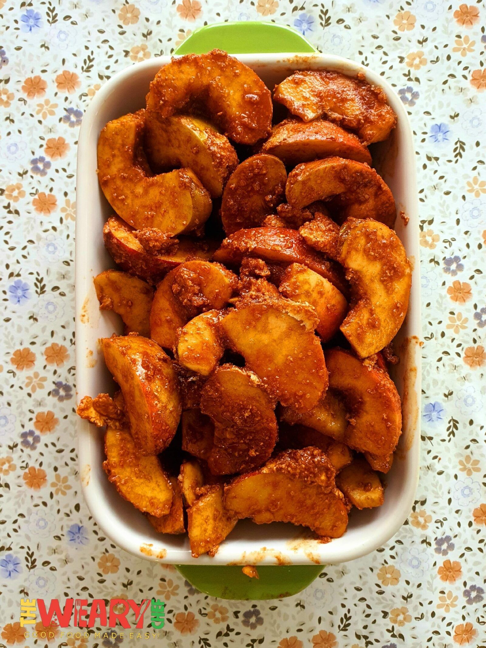 Baked Apple Slices with Cinnamon (Easy Video Recipe)